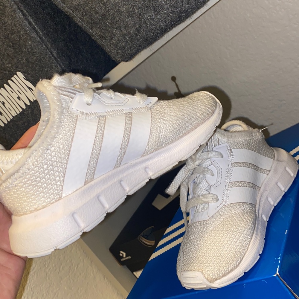 Bite Adidas swift run size 7